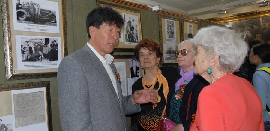 “Бид дурсан, бахархаж байна” үзэсгэлэнг Жуковын музейд дэлгэлээ