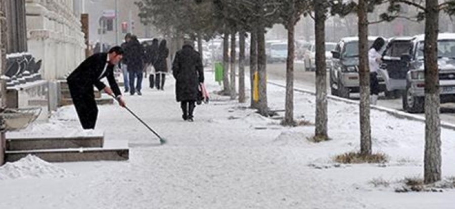Гудамж, зам, талбайн цас мөсний цэвэрлэгээг шалгаж эхлэв