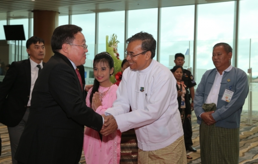 Ерөнхийлөгч Мьянмарт очжээ