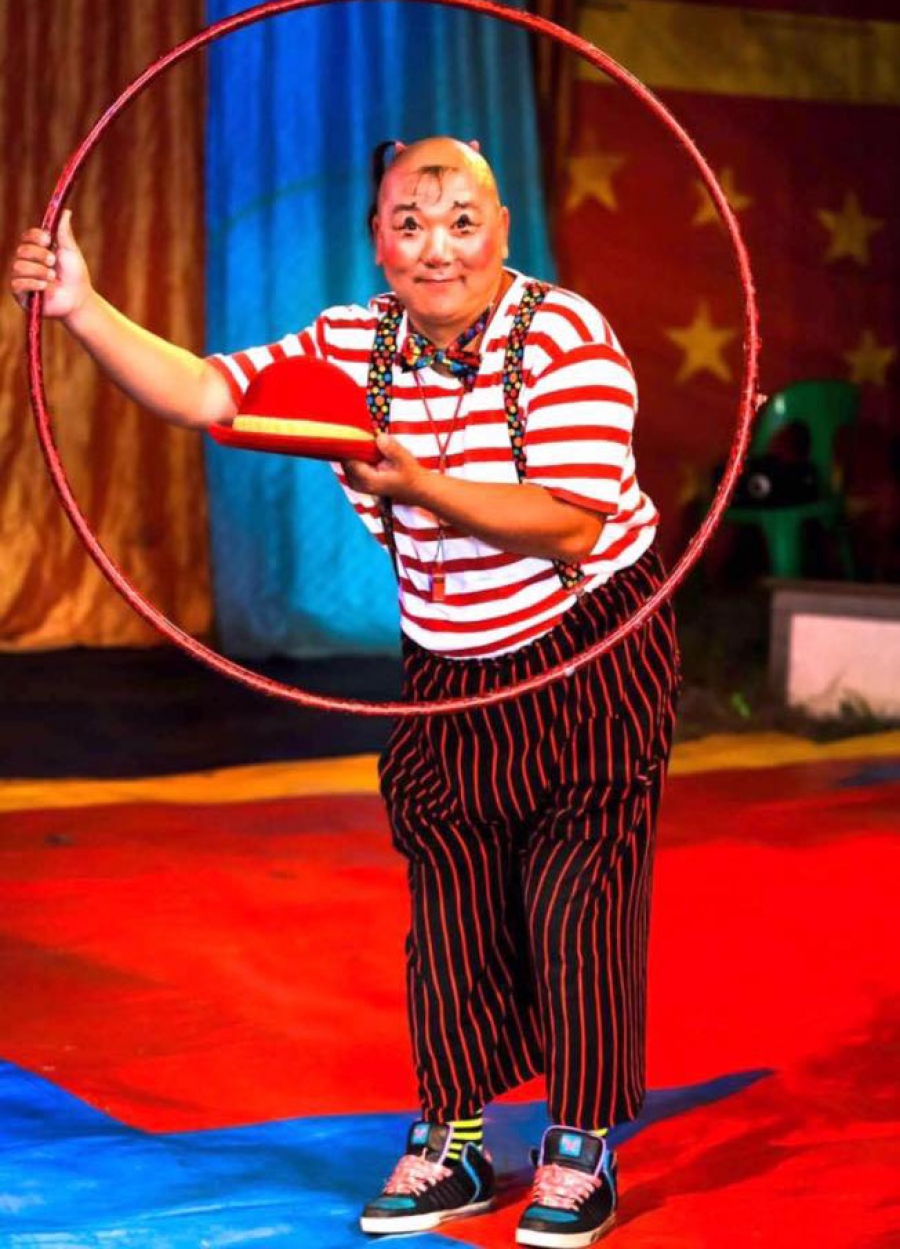 Циркийн гурван жүжигчин ослоор амиа алджээ