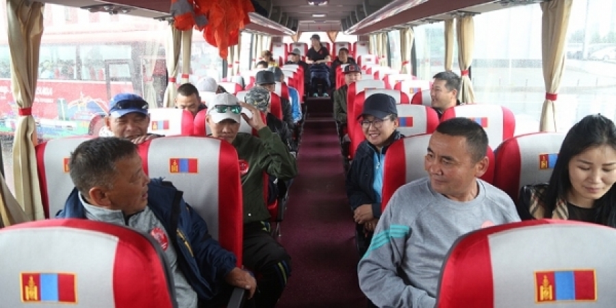 Онцгой байдлын алба хаагчид “Ulaanbaatar city tour” автобусаар аялав
