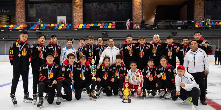 Залуучуудын хоккейн шигшээ баг мөнгөн медаль хүртлээ