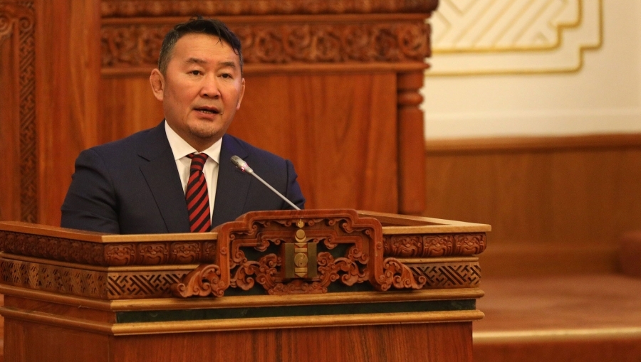 Монгол Улсын Үндсэн хуульд нэмэлт, өөрчлөлт оруулах асуудлаар УИХ-ын дарга Г.Занданшатарт албан бичиг хүргүүллээ