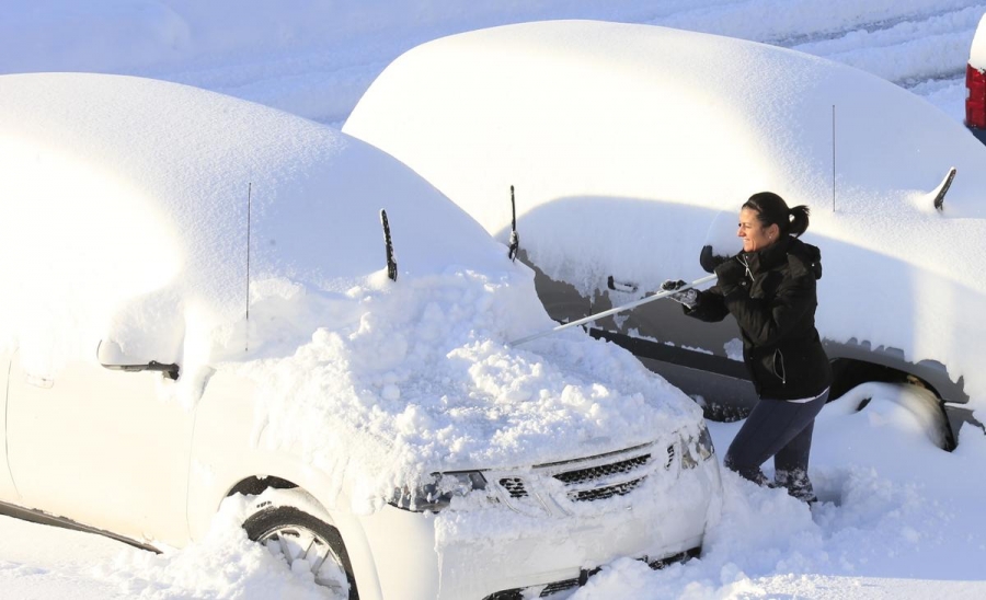 Машиныхаа цасыг яагаад арилгах ёстой вэ?