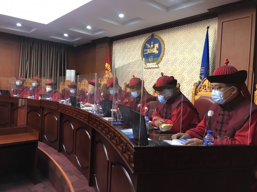 Үндсэн хуулийн цэц Монгол Улсын Ерөнхийлөгчийн хүсэлтийг хэлэлцэв