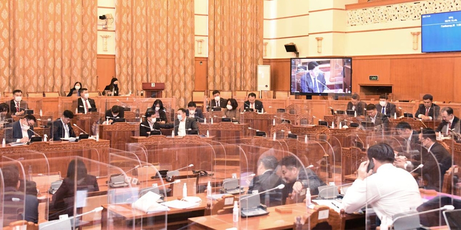 Монгол Улсын 2022 оны төсвийн тухай хуулийн төслүүдийг гурав дахь хэлэлцүүлэгт шилжүүллээ