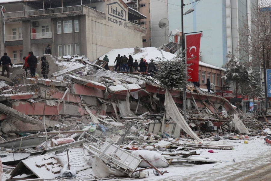 Турк болон Сирид 4372 хүн газар хөдлөлтийн улмаас нас барлаа