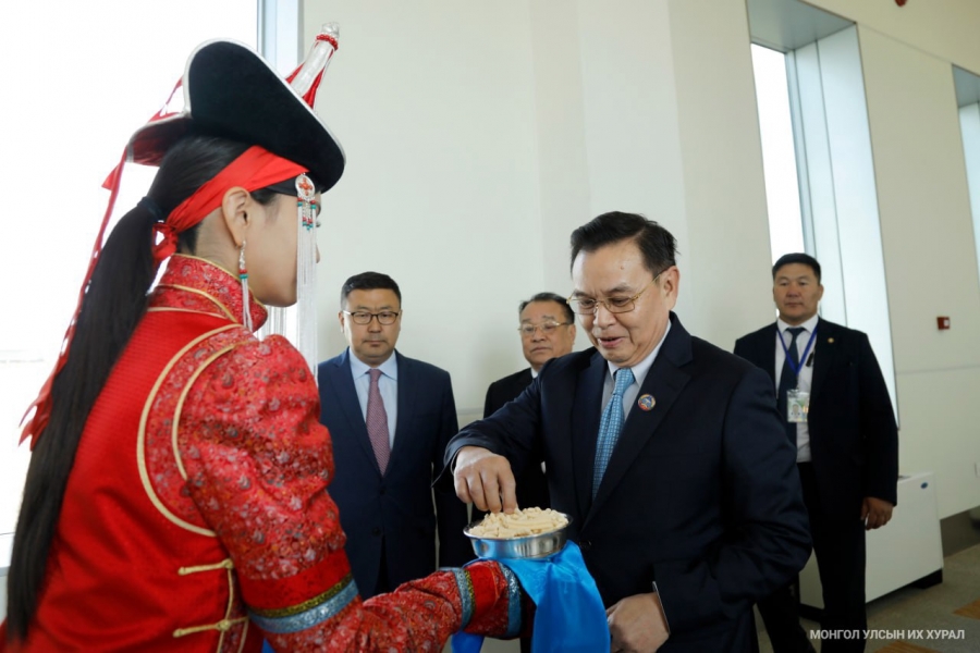 БНАЛАУ-ын Үндэсний Ассамблейн дарга Сайсумпон Фумвихан Монгол Улсад албан ёсны айлчлал хийхээр хүрэлцэн ирлээ