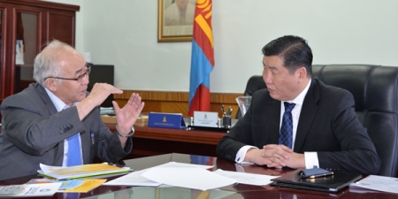 Байнгын хорооны дарга Кохлеар Монголиа ТББ-ын төлөөлөгчдийг хүлээн авч уулзав