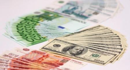 ОХУ-ын Төвбанк доллар, евро болон бусад валютаа зарахыг оросуудад үүрэгдлээ