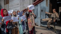 Кабулд эмэгтэйчүүд Талибан хөдөлгөөний хязгаарлалтыг эсэргүүцэв